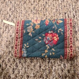 Vera Bradley 8x5 inch Quilted Wallet / Dust Jacket Vintage Pattern Rosie Toile